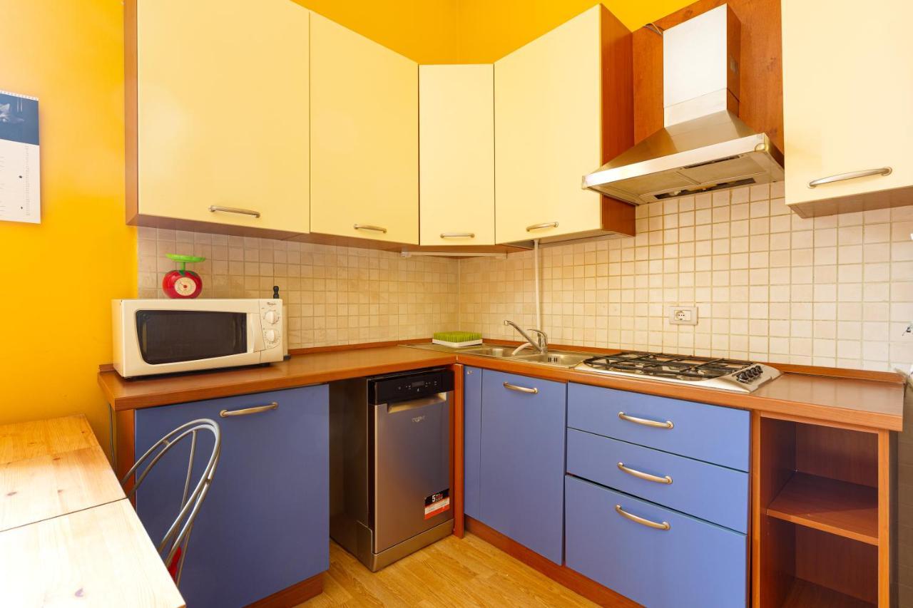 Milano Viale Umbria Colorful Apartment Exterior photo